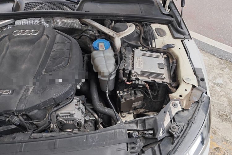 Used Audi A4L 2019 40 TFSI Ambition Version China V Engine Bay Left