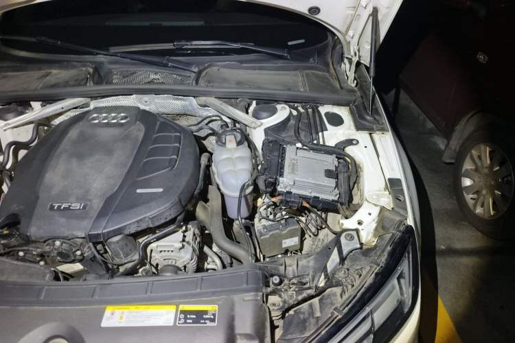 Used Audi A4L 2019 40 TFSI Fashion Version China V Engine Bay Left