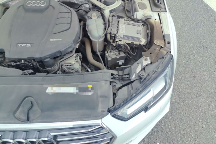 Used Audi A4L 2019 40 TFSI Ambition Version China V Engine Bay Left