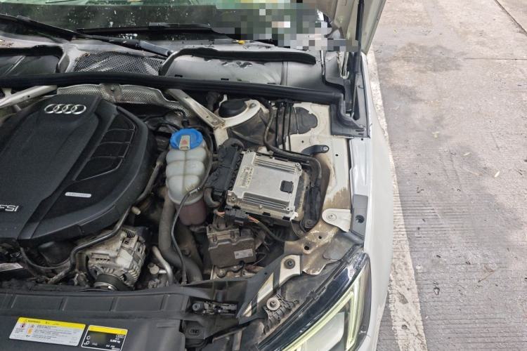 Used Audi A4L 2019 40 TFSI Fashion Version China V Engine Bay Left
