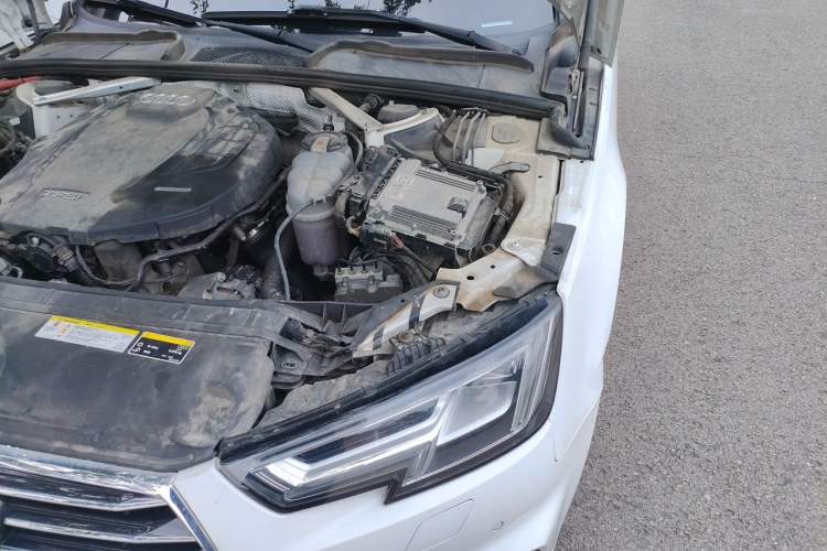 Used Audi A4L 2019 40 TFSI Ambition China VI Engine Bay Left