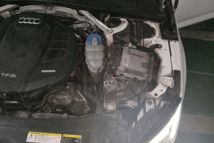 Used Audi A4L 2019 40 TFSI Fashion Version China V Engine Bay Left