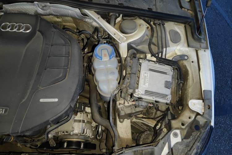 Used Audi A4L 2019 40 TFSI Ambition China VI Engine Bay Left