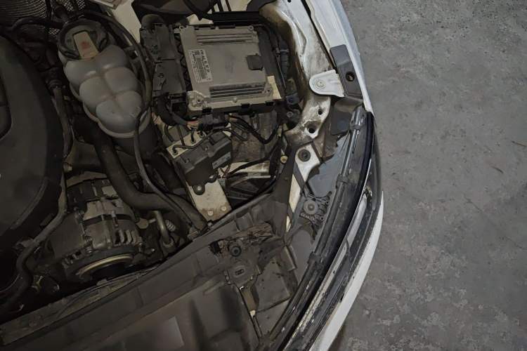 Used Audi A4L 2019 40 TFSI Ambition China VI Engine Bay Left