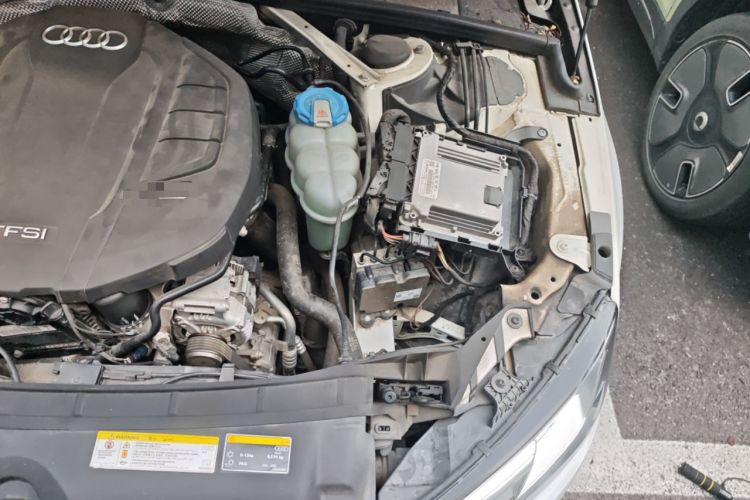 Used Audi A4L 2019 40 TFSI Ambition Version China V Engine Bay Left