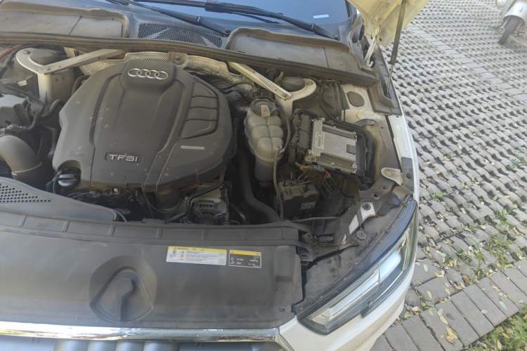Used Audi A4L 2019 40 TFSI Fashion Version China V Engine Bay Left