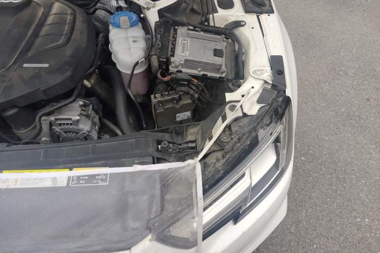 Used Audi A4L 2019 40 TFSI Ambition Version China V Engine Bay Left