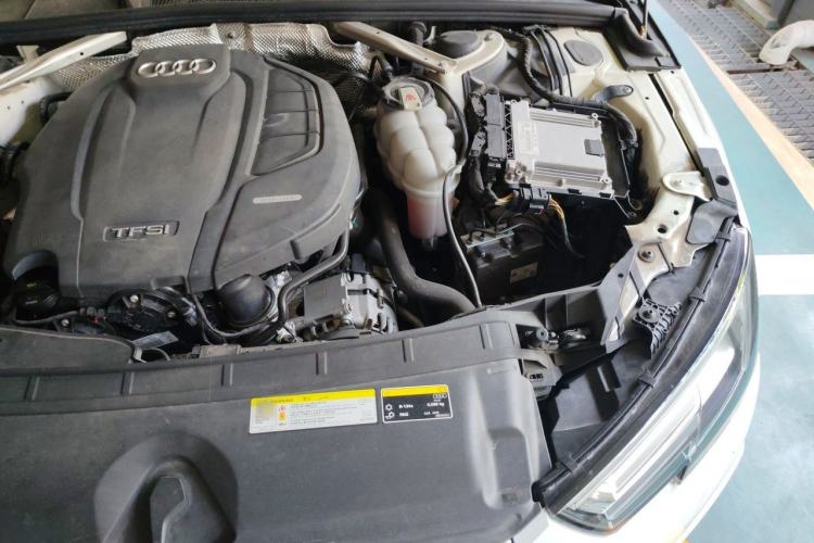 Used Audi A4L 2019 40 TFSI Sporty Version China VI Engine Bay Left