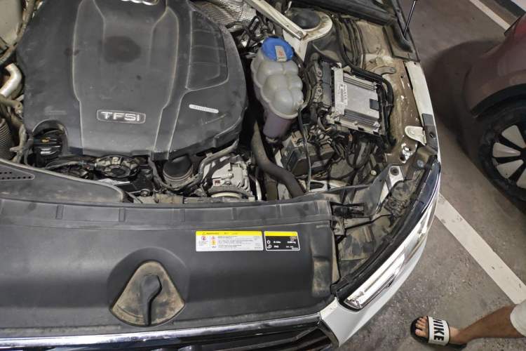 Used Audi A4L 2019 40 TFSI Ambition China VI Engine Bay Left