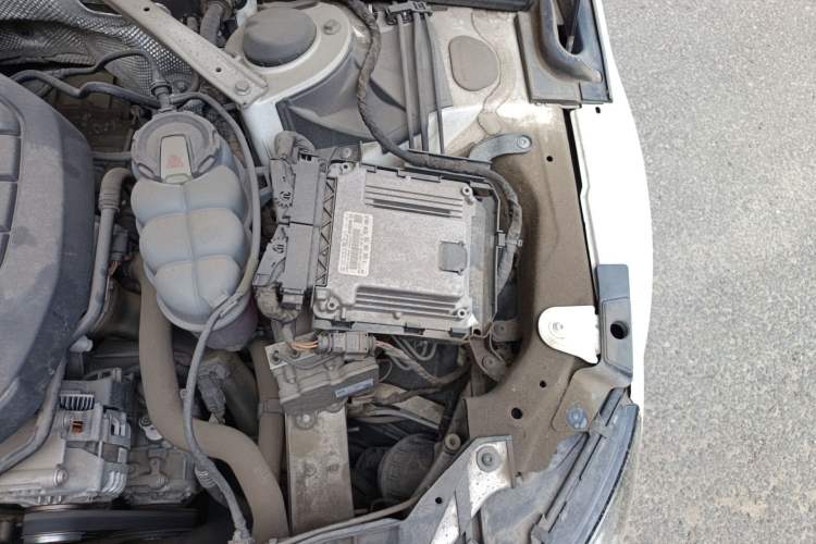Used Audi A4L 2019 40 TFSI Fashion Version China V Engine Bay Left