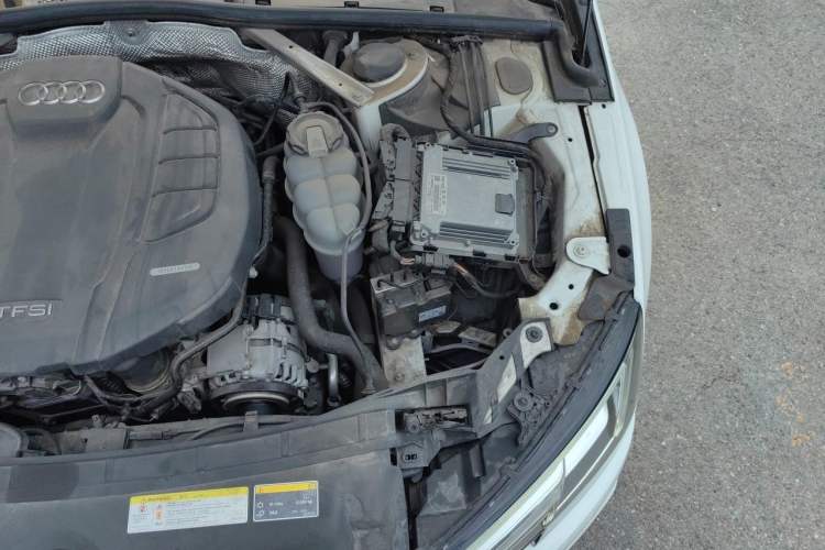 Used Audi A4L 2019 40 TFSI Ambition China VI Engine Bay Left