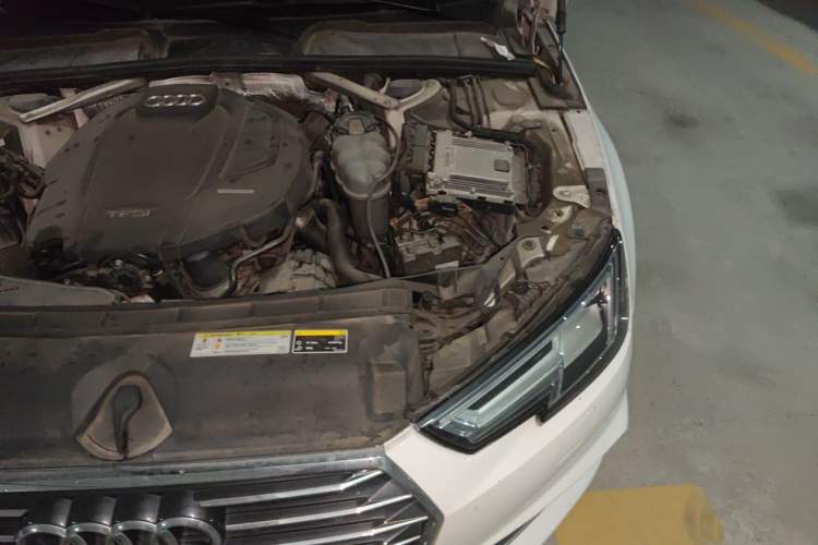 Used Audi A4L 2019 40 TFSI Ambition China VI Engine Bay Left