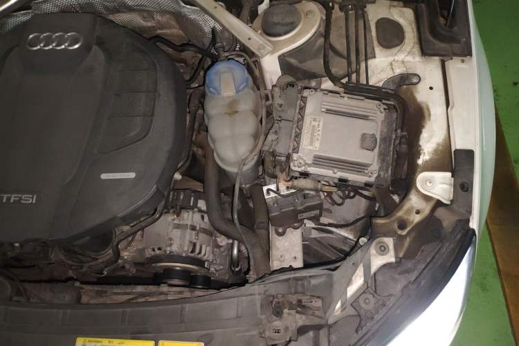 Used Audi A4L 2019 40 TFSI Ambition China VI Engine Bay Left