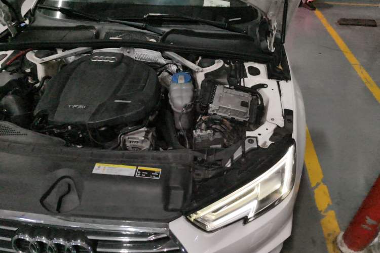Used Audi A4L 2019 40 TFSI Ambition Version China V Engine Bay Left