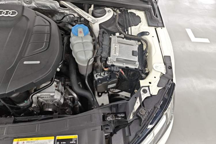 Used Audi A4L 2019 40 TFSI Fashion Version China V Engine Bay Left