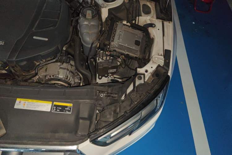 Used Audi A4L 2019 40 TFSI Sporty Version China VI Engine Bay Left