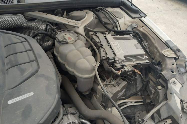 Used Audi A4L 2019 40 TFSI Ambition China VI Engine Bay Left