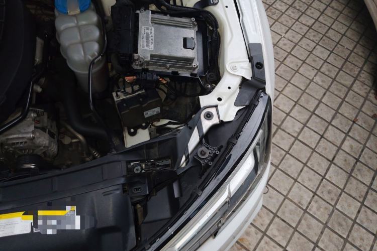 Used Audi A4L 2019 40 TFSI Ambition Version China V Engine Bay Left