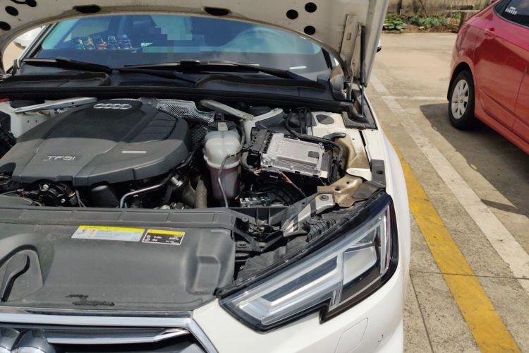 Used Audi A4L 2019 40 TFSI Ambition China VI Engine Bay Left