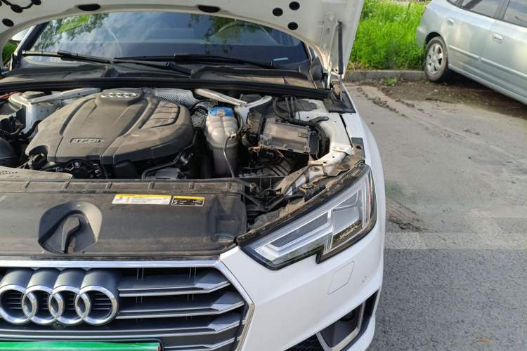 Used Audi A4L 2019 40 TFSI Sporty Version China V Engine Bay Left