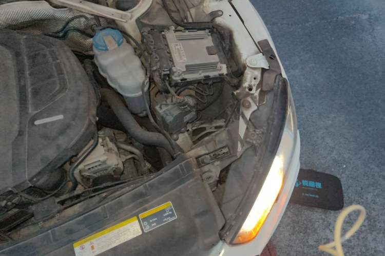 Used Audi A4L 2019 40 TFSI Ambition Version China V Engine Bay Left