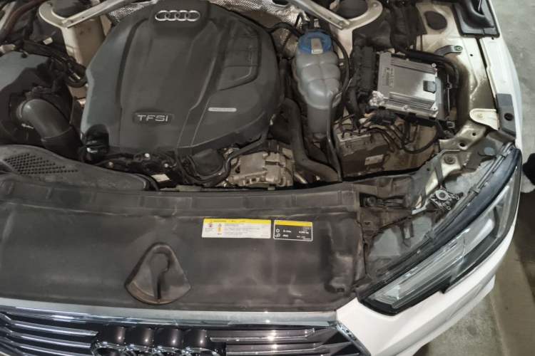 Used Audi A4L 2019 40 TFSI Ambition Version China V Engine Bay Left