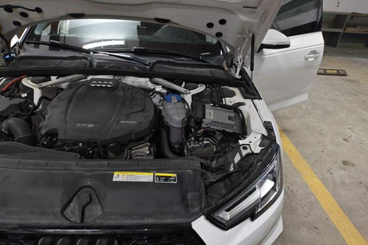 Used Audi A4L 2019 40 TFSI Ambition Version China V Engine Bay Left