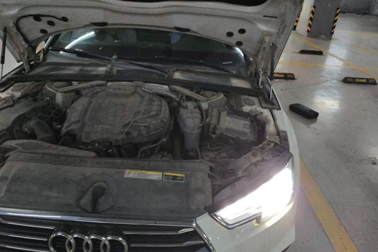 Used Audi A4L 2019 40 TFSI Ambition Version China V Engine Bay Left
