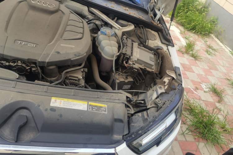 Used Audi A4L 2019 40 TFSI Ambition Version China V Engine Bay Left