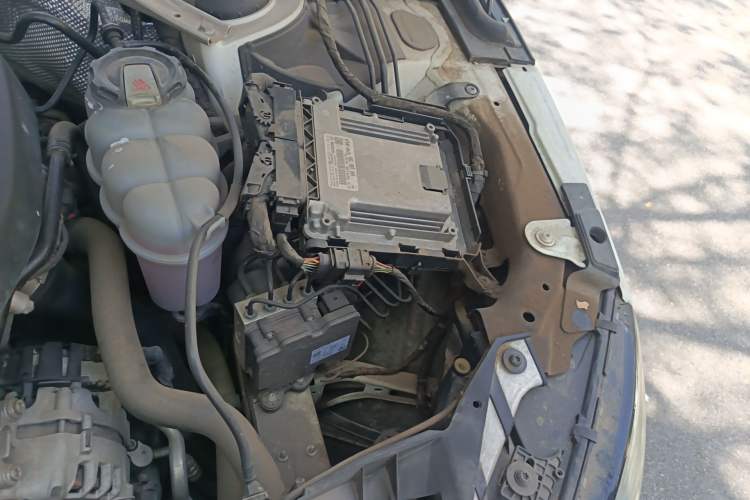 Used Audi A4L 2019 40 TFSI Ambition China VI Engine Bay Left