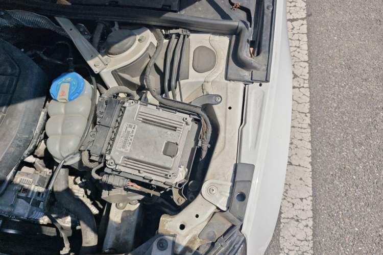 Used Audi A4L 2019 40 TFSI Fashion Version China V Engine Bay Left