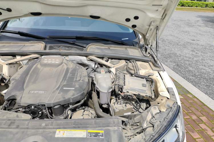 Used Audi A4L 2019 40 TFSI Ambition China VI Engine Bay Left
