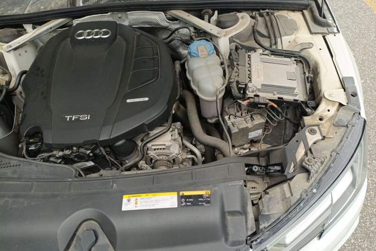 Used Audi A4L 2019 40 TFSI Fashion Version China V Engine Bay Left