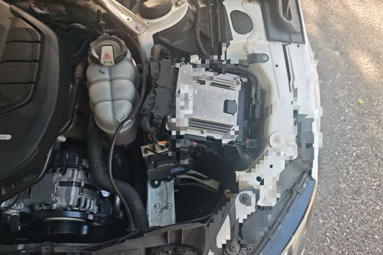 Used Audi A4L 2019 40 TFSI Ambition China VI Engine Bay Left