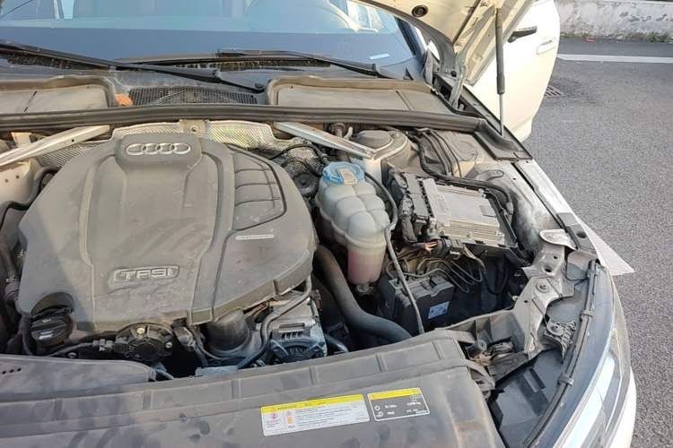 Used Audi A4L 2019 40 TFSI Fashion Version China V Engine Bay Left