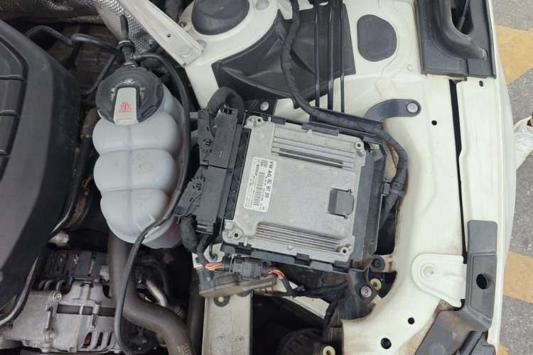 Used Audi A4L 2019 40 TFSI Ambition China VI Engine Bay Left