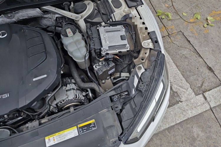 Used Audi A4L 2019 40 TFSI Ambition China VI Engine Bay Left