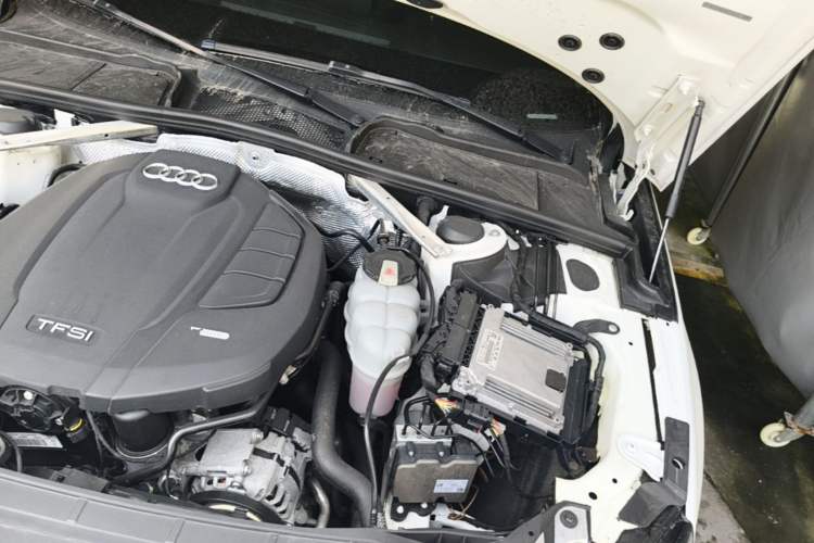 Used Audi A4L 2019 40 TFSI Ambition China VI Engine Bay Left