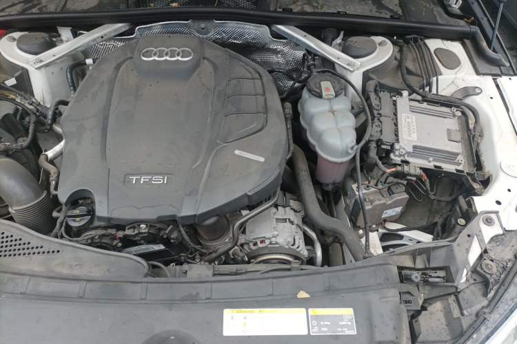 Used Audi A4L 2019 40 TFSI Ambition China VI Engine Bay Left