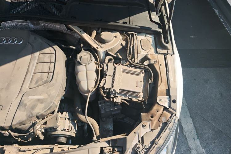 Used Audi A4L 2019 40 TFSI Ambition China VI Engine Bay Left