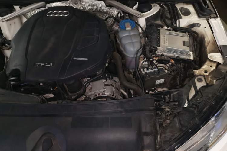 Used Audi A4L 2019 40 TFSI Ambition China VI Engine Bay Left