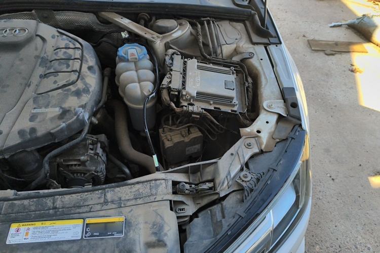 Used Audi A4L 2019 40 TFSI Ambition China VI Engine Bay Left