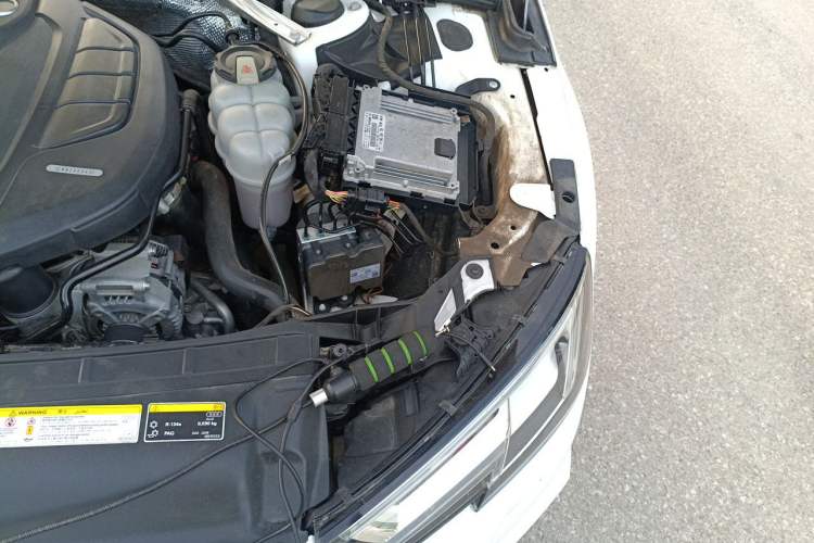 Used Audi A4L 2019 40 TFSI Ambition Version China V Engine Bay Left