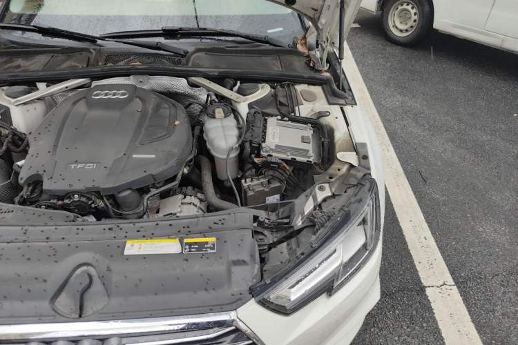 Used Audi A4L 2019 40 TFSI Ambition China VI Engine Bay Left