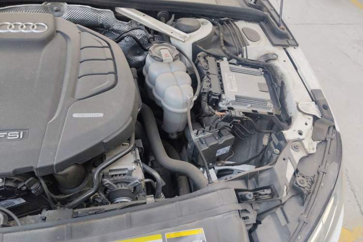 Used Audi A4L 2019 40 TFSI Ambition Version China V Engine Bay Left