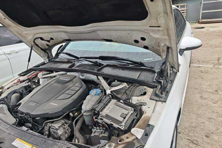 Used Audi A4L 2019 40 TFSI Ambition Version China V Engine Bay Left