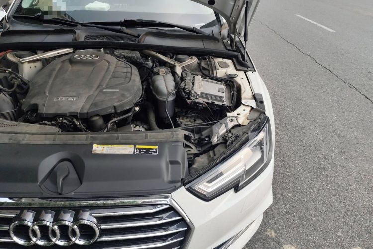 Used Audi A4L 2019 40 TFSI Ambition China VI Engine Bay Left
