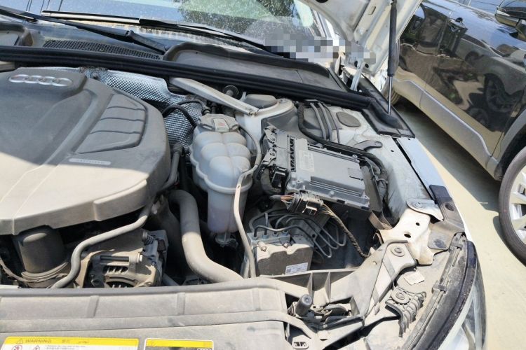 Used Audi A4L 2019 40 TFSI Fashion Version China V Engine Bay Left