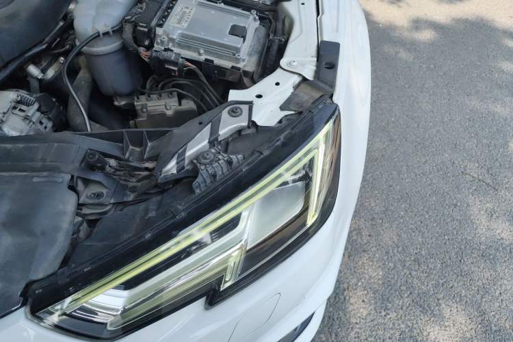 Used Audi A4L 2019 40 TFSI Fashion Version China V Engine Bay Left