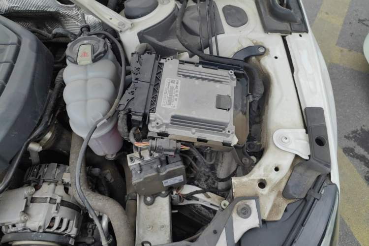Used Audi A4L 2019 40 TFSI Ambition China VI Engine Bay Left